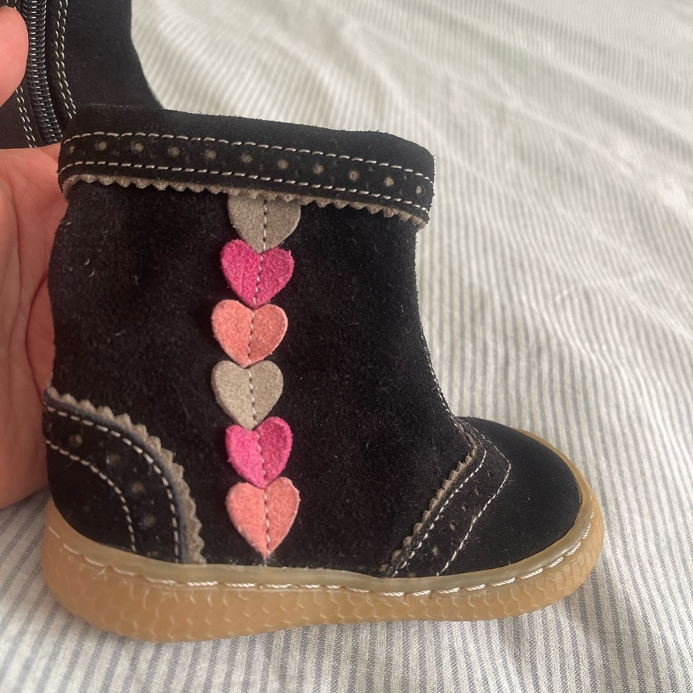 Livie & Luca Black Boots with Pink Hearts - Picture 5 of 5